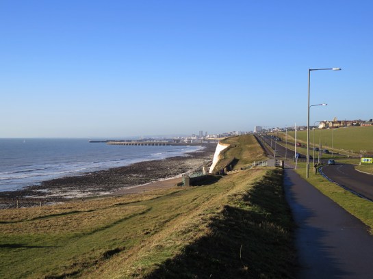 Over the cliffs and back into the city for a cuppa and a sarnie. Metric century completed.