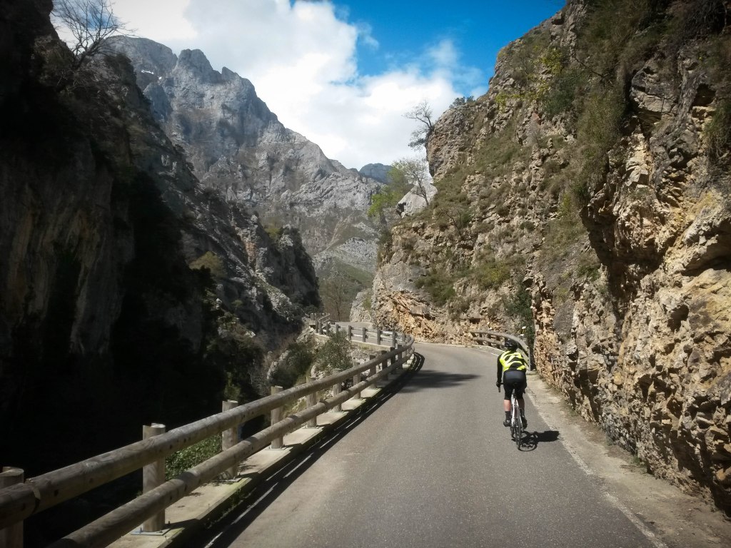 Vuelta de Los Picos // Dia 4 // Riaño to Cain de Valdeón to Riaño